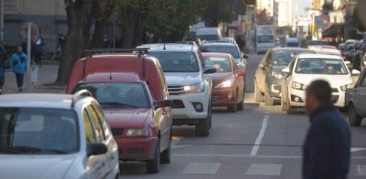 Bahía habilita las plataformas de transporte y simplifica el registro para sus conductores Autos en Bahía Blanca