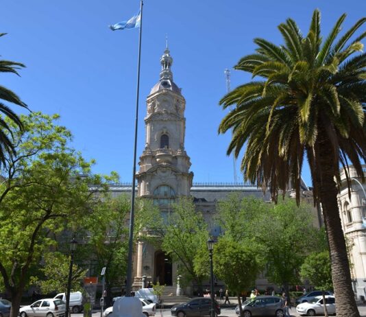 Prestación de los servicios durante el próximo feriado nacional