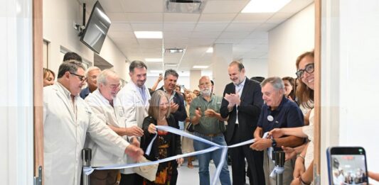 El intendente inauguró los nuevos servicios de Oncología y Hematología en el Hospital Municipal junto a autoridades y trabajadores de la salud