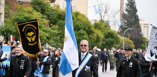 Bahía Blanca celebró el 210º aniversario de la Independencia con un multitudinario desfile patrio