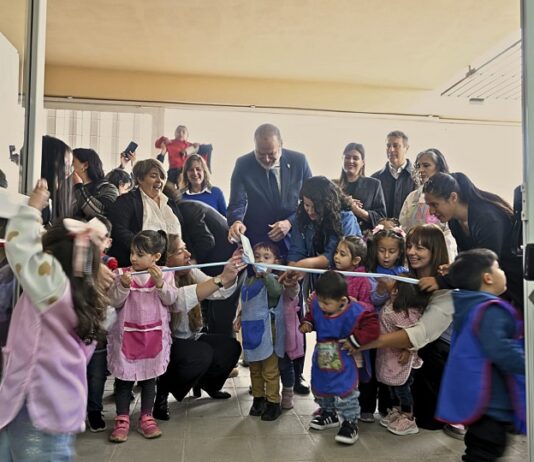 Susbielles inauguró el nuevo Jardín de Infantes Nº 962 en el barrio Tierras Argentinas: “decidimos poner el 100% del Fondo Educativo en obras y fruto de esa decisión, hoy tenemos este jardín que podemos disfrutar”