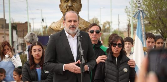 141º Aniversario de Ingeniero White: Susbielles destacó el esfuerzo de la comunidad y anunció un nuevo Centro de Salud, obras hidráulicas y más pavimento