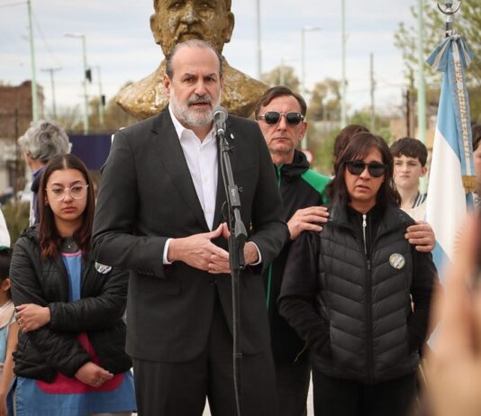 141º Aniversario de Ingeniero White: Susbielles destacó el esfuerzo de la comunidad y anunció un nuevo Centro de Salud, obras hidráulicas y más pavimento