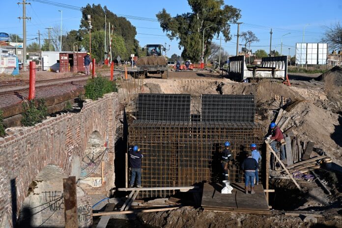 obras puente don bosco y tren-9
